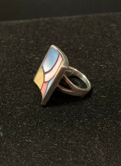 925 Silver and Shell Ring (6.5)