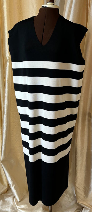 Ladies V-Neck Cap Sleeve, Black & White Size Large,