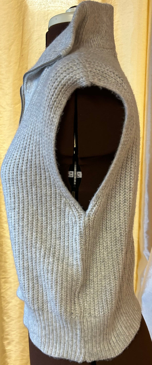 1/4 Zip Sleeveless Sweater, Light Grey Size M, NEW