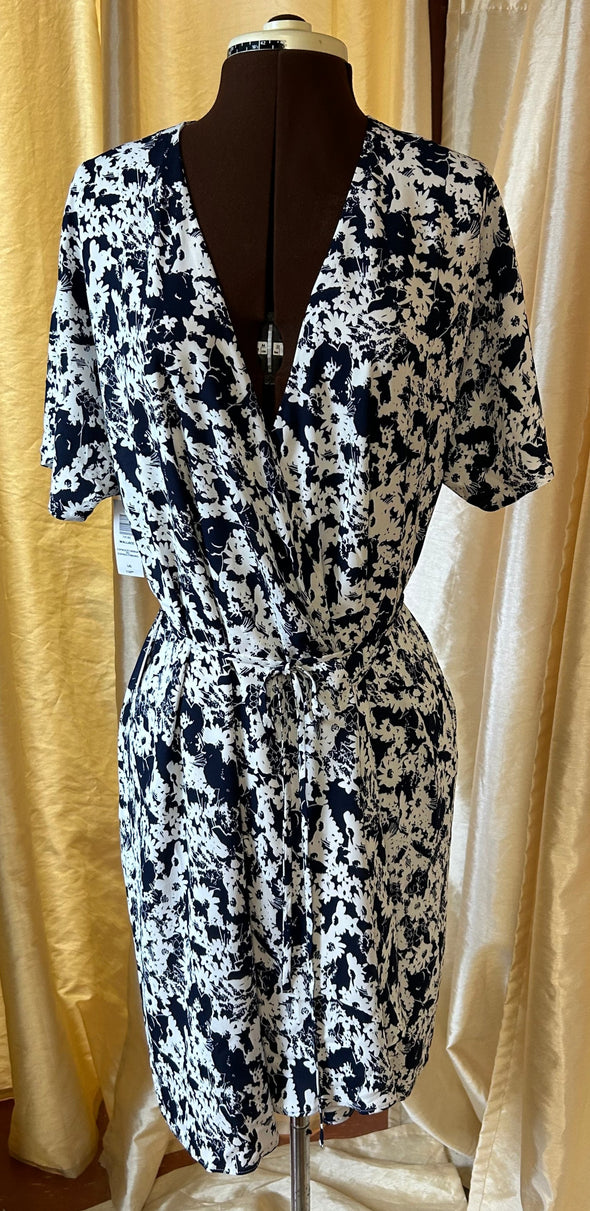 V-Neck Short Sleeve Wrap Dress, Navy/White, Size Large