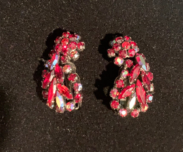 Signed Sherman Japanned red Siam tones brooch and clip-on earrings