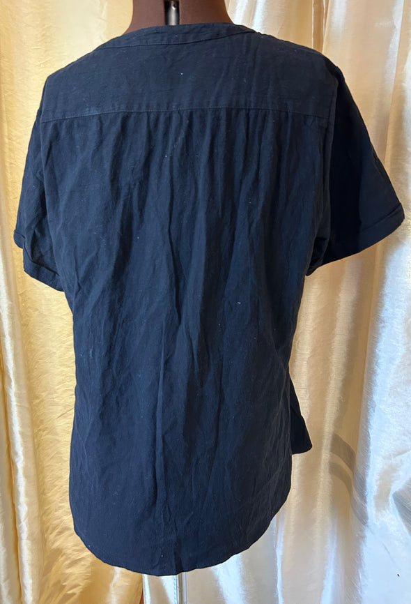 Men's Black Short Sleeve Casual Style Shirt, Size Medium