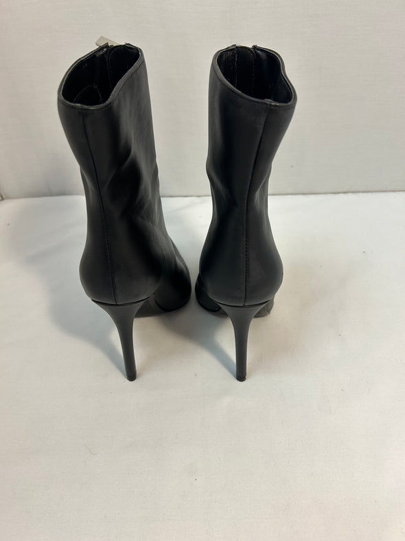 Above Ankle 4.5” Heel Boots, Black, Gently Used, Size 7.5