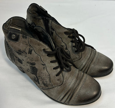 Ladies Boots, 2" Heel, Size 37, Grey Taupe