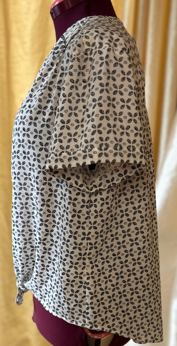 Short Sleeve Button/Tie Front, Ladies Blouse, Print, Extra Large