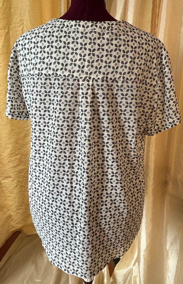 Short Sleeve Button/Tie Front, Ladies Blouse, Print, Extra Large