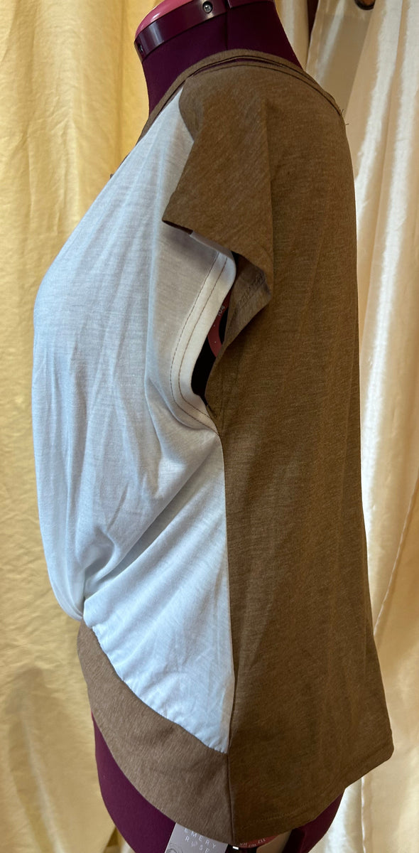 Ladies Short Sleeve Scoop Neck Pullover Top, Cross Over Bottom, Tan/White, Polyester/Viscose, Size Large, New