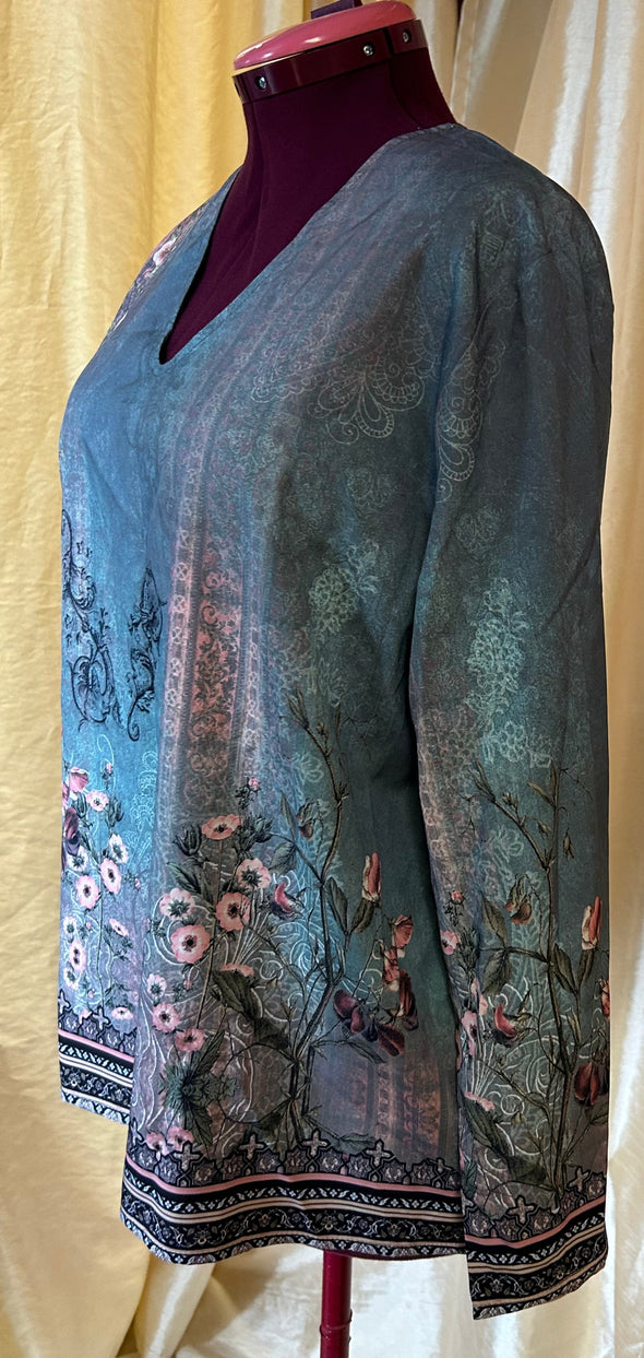 Ladies Long Sleeve V-Neck Pullover Top, Size 2X