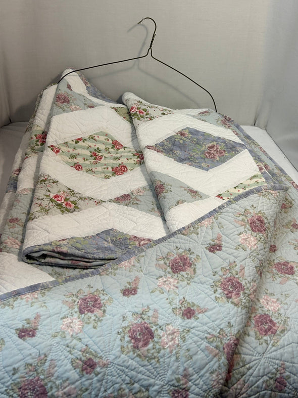 King Size Quilt & Shams, White/Aqua
