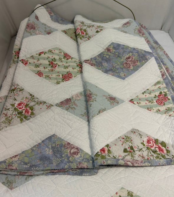 King Size Quilt & Shams, White/Aqua