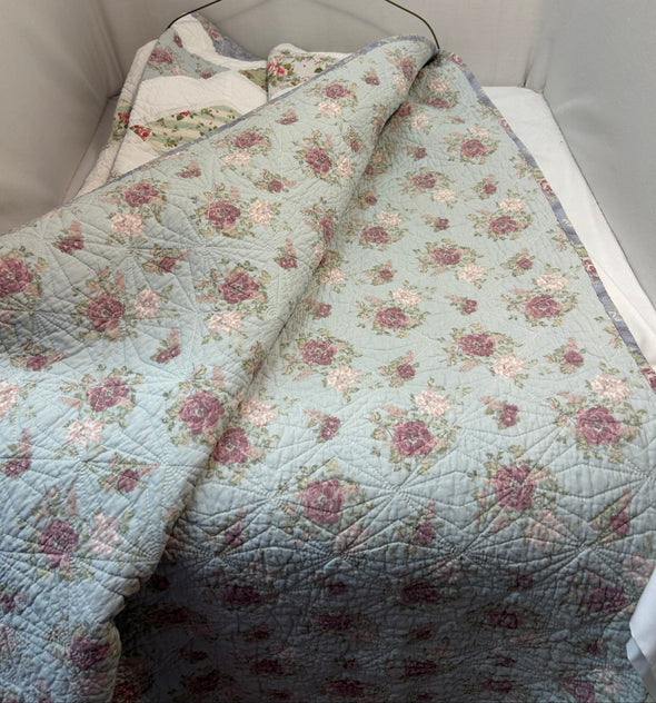 King Size Quilt & Shams, White/Aqua