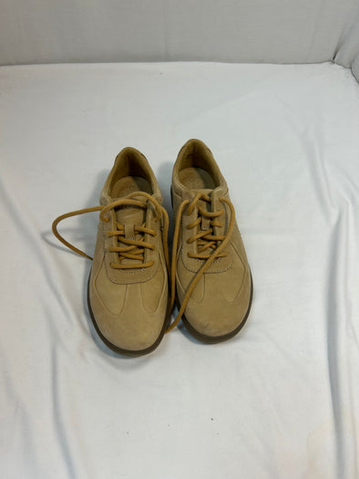 Ladies Beige Shoes, 6.5, Previously Loved