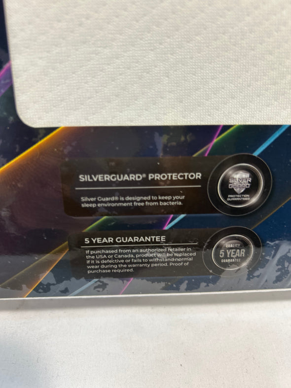 Full Size Mattress Protector, White, NEW