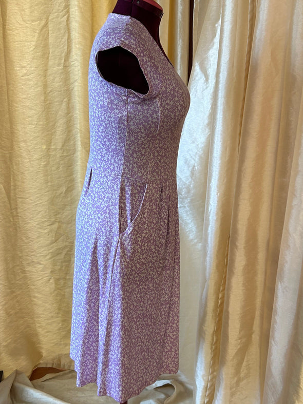 Ladies Short Sleeve Dress, Pockets, Lilac, Size 8, NEW