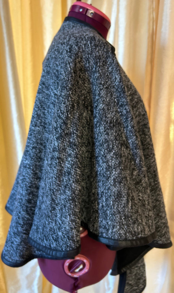Ladies Tweed One-Size Wrap, Made in Quebec, NEW