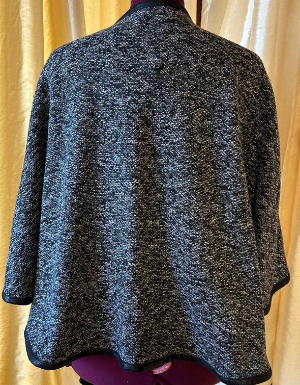 Ladies Tweed One-Size Wrap, Made in Quebec, NEW