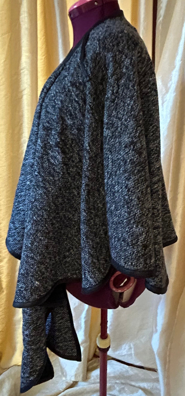 Ladies Tweed One-Size Wrap, Made in Quebec, NEW