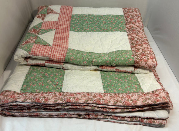 Handmade Quilt, Star Pattern, 92”x 102