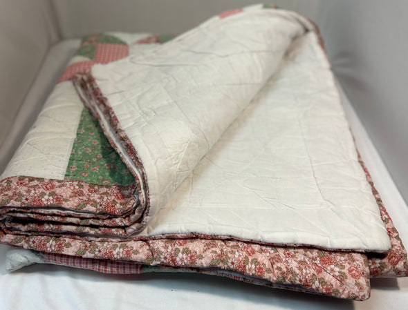 Handmade Quilt, Star Pattern, 92”x 102