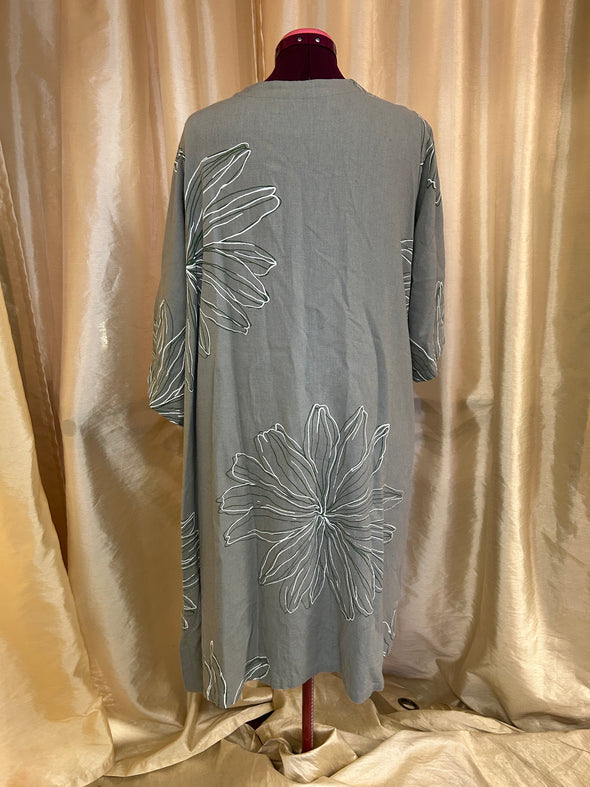 Ladies Open Front Jacket, Side Slits, Embroidered Floral Design, M/L