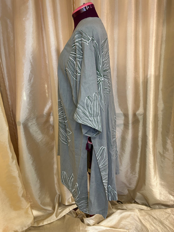 Ladies Open Front Jacket, Side Slits, Embroidered Floral Design, M/L