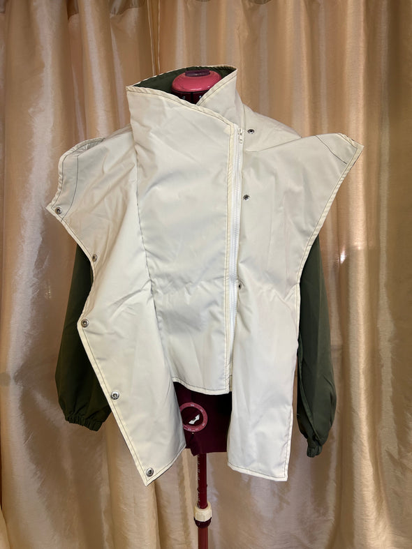 Ladies Spring/Fall Rain Jacket. M/L
