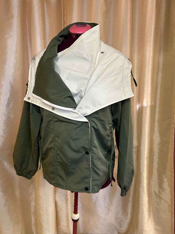 Ladies Spring/Fall Rain Jacket. M/L
