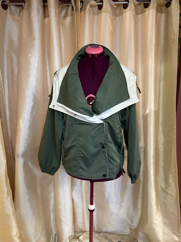 Ladies Spring/Fall Rain Jacket. M/L