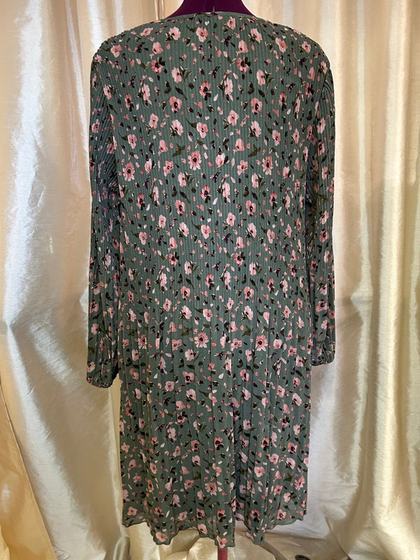 Ladies Long Sleeve Lined Pleated Print Dress, Green, 1X, NEW