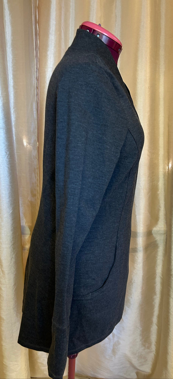 Pull Over V-Neck Tunic Top, Grey, Size Large, NEW Made for Travel