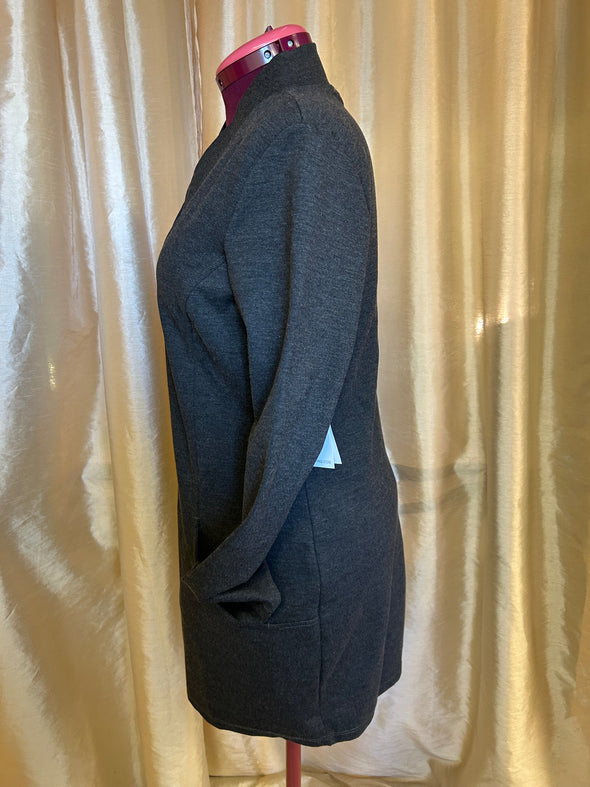 Pull Over V-Neck Tunic Top, Grey, Size Large, NEW Made for Travel