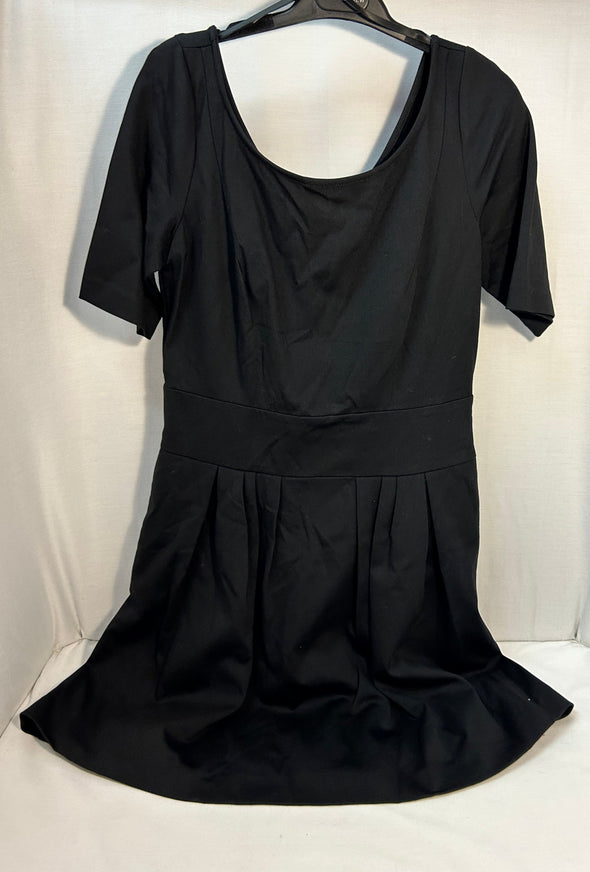 Ladies Black Dress, Size Medium, NEW With Tags