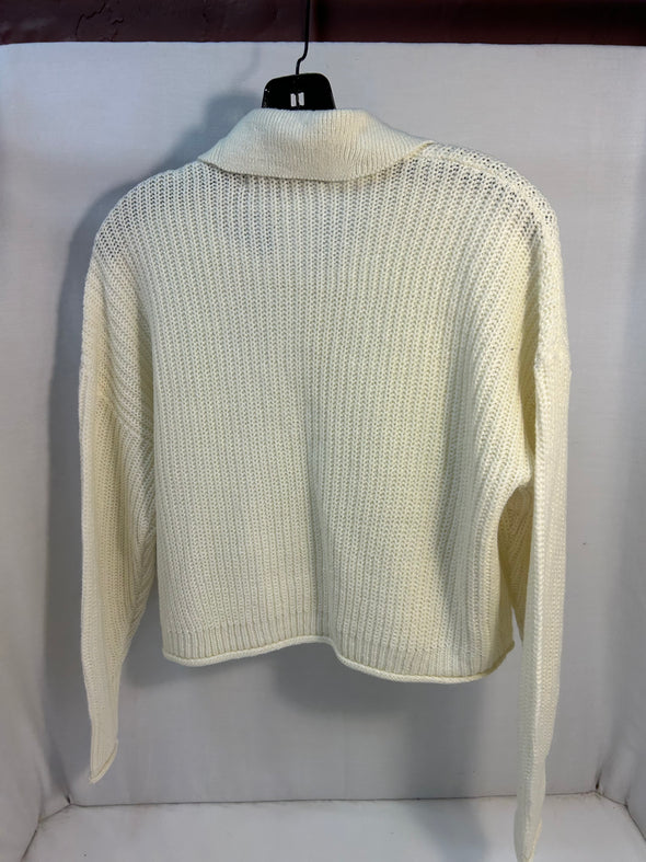 Ladies 3 Button Pullover Crop sweater With Collar