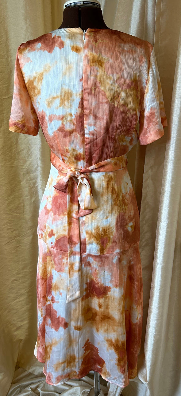 Short Sleeve Knee Length Dress, Peach Floral, Size 6