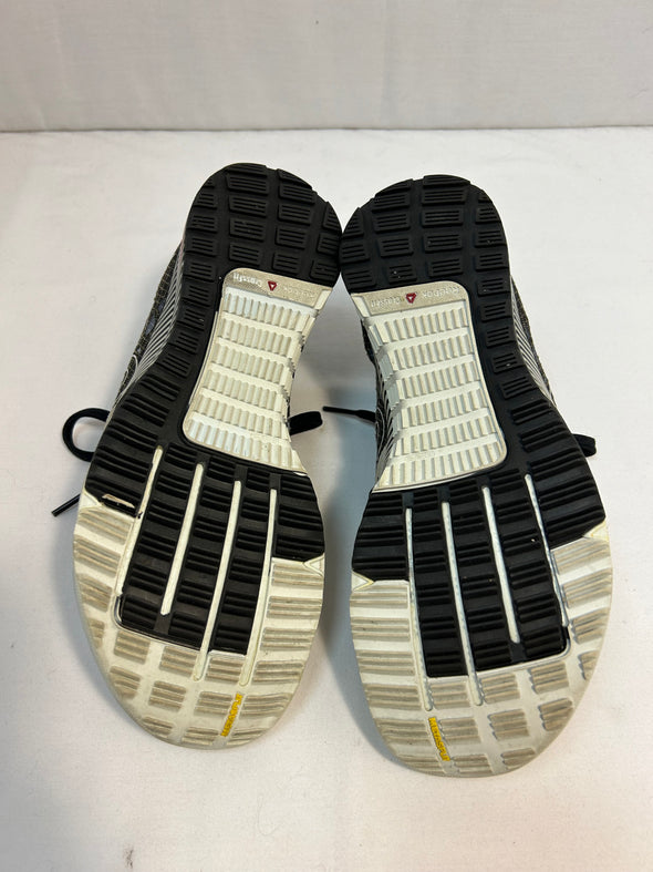 Ladies Running/Walking Shoes, Black/White Size 8