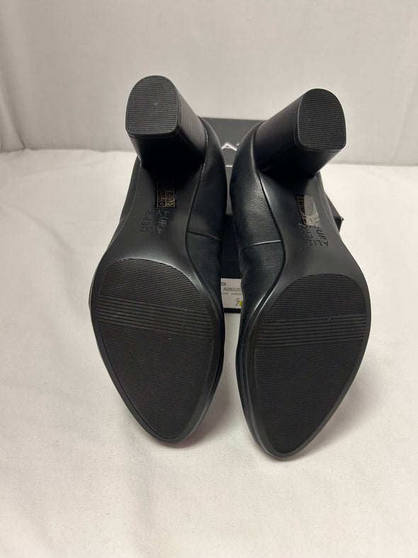 Ladies Pumps, 2.5" Heel, Black, 7M, NEW