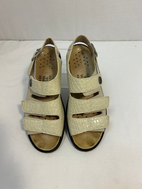 Ladies Open-Toe Sandals, Ecru, Gently Used