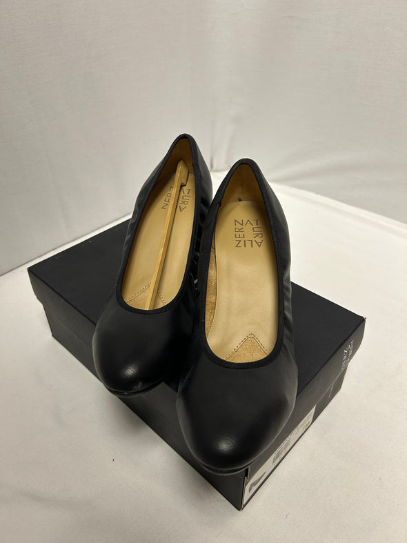 Ladies Pumps, 2.5" Heel, Black, 7M, NEW