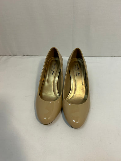 Ladies Beige Patent Shoes, 6.5 Wide, 3" Wide