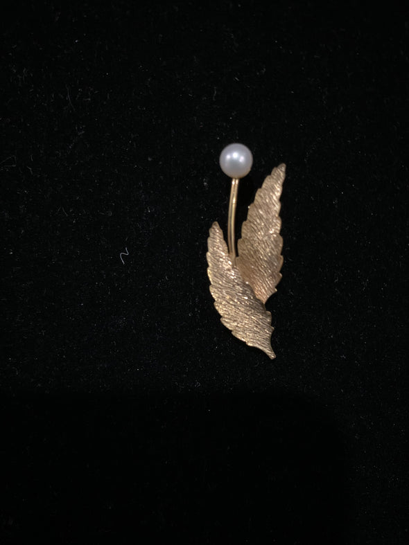 Gold Plate and Pearl, Leaf Brooch