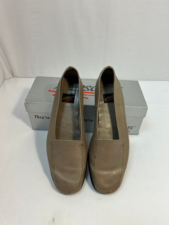 Ladies Slip-On Shoes, Taupe Size 8.5