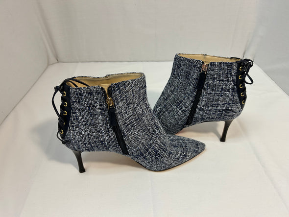Women’s Boots with Side Zip and 3 inch heels. Size p