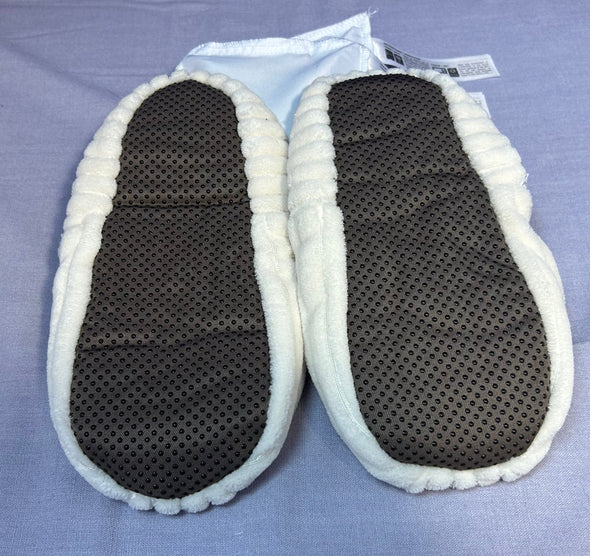 Spa Therapy Slippers, White, Size Small/Medium, NEW