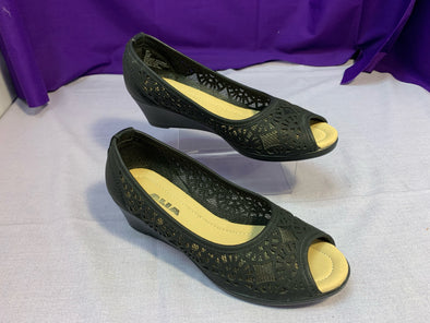 Ladies Low Wedge Peep-Toe Shoes, Black Size 6W, Like NEW
