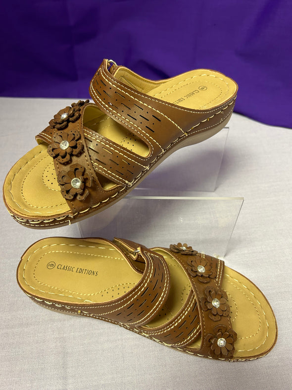 Brown Slip-On Strappy Sandals With Floral Decor Size 6.5