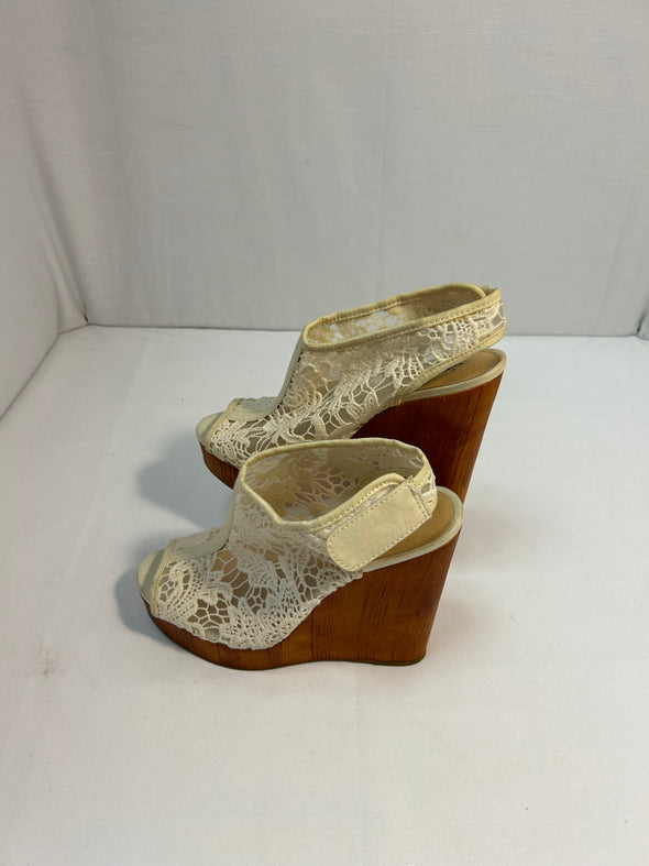 Ladies High Wedge Beautiful Champagne Lace Shoes, Size 7W