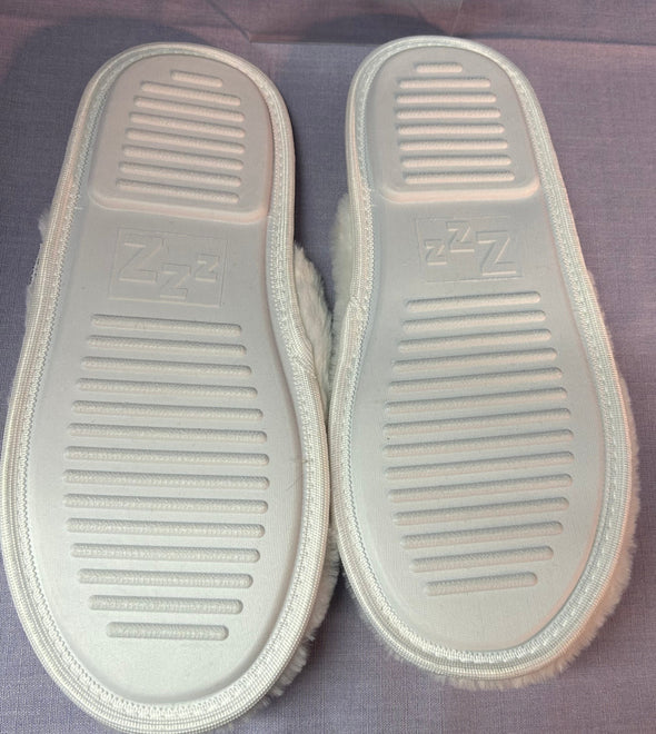 Fuzzy White Slip-On Slippers in Bag Large, NEW