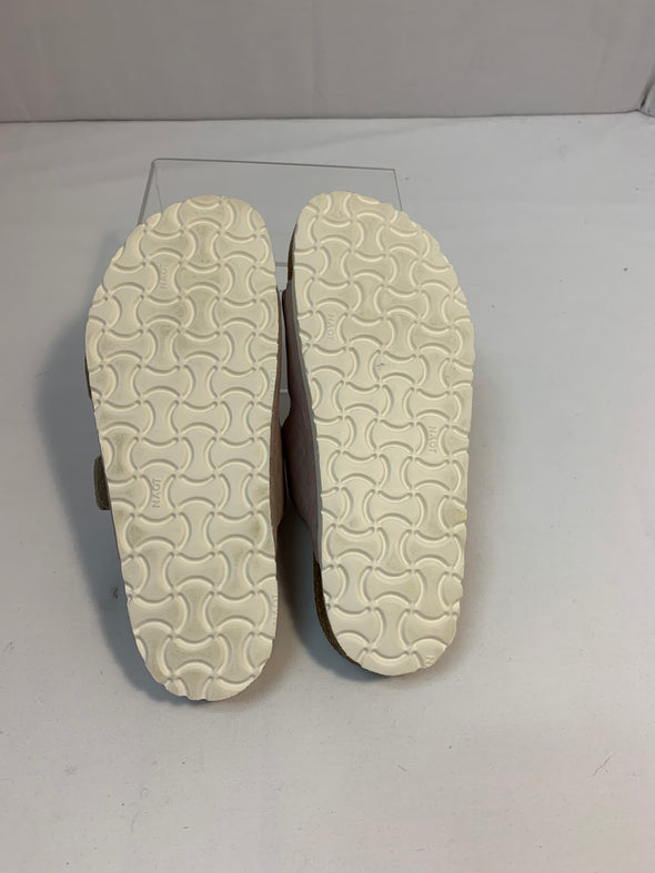 Sandals (37 Eur/6.5 Cdn)