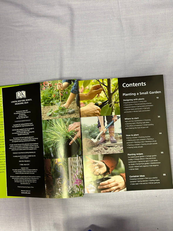 Illustrated Gardening Book, 400 Pages, Like New Condition