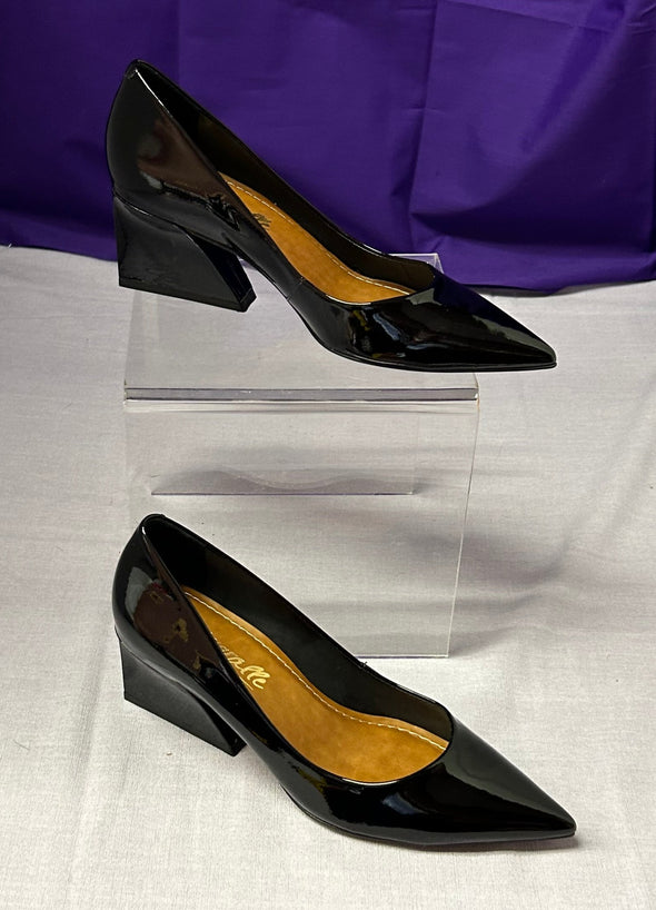 Ladies Black Patent Shoes, Size 37 New in Box